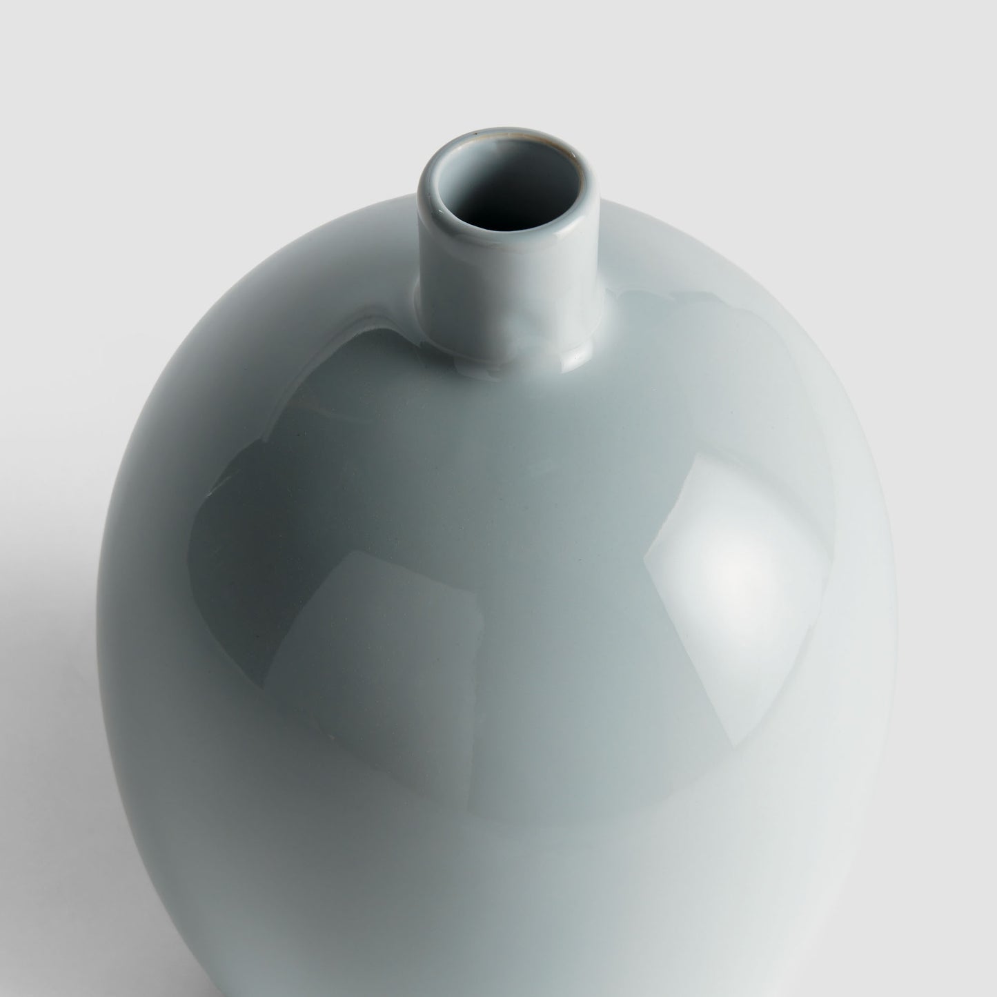 Light blue stoneware small vase - stylish home accent (Image2).