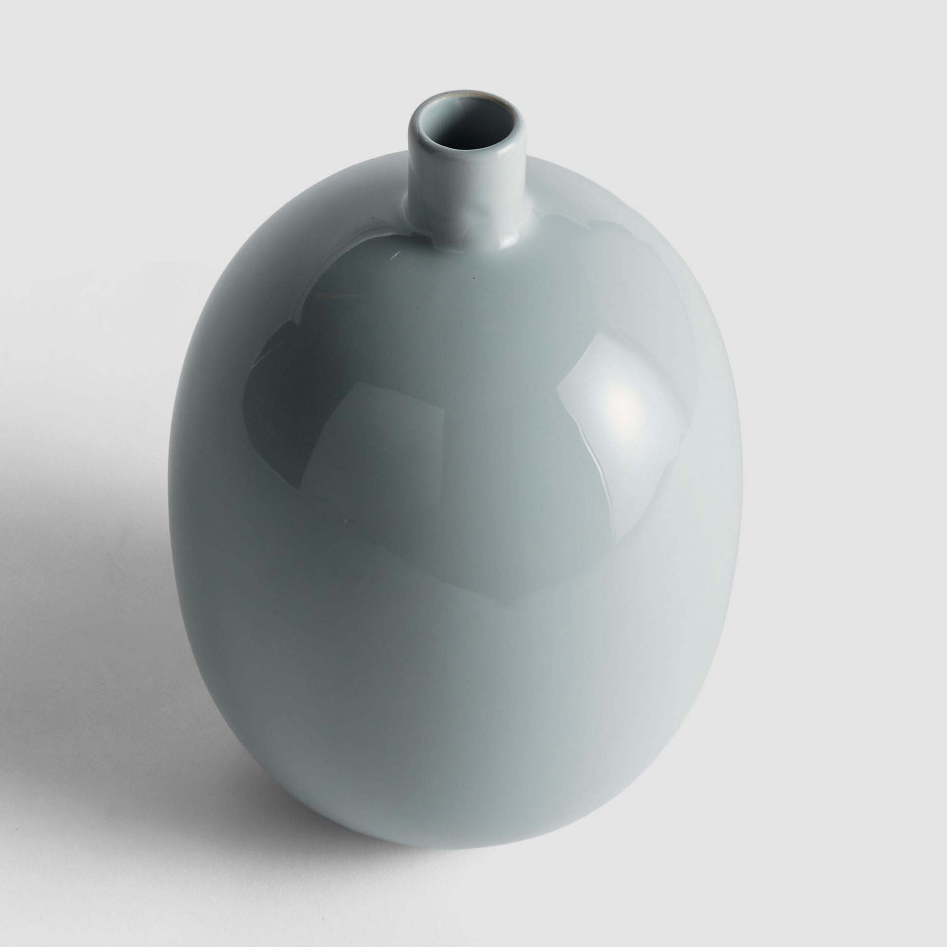 Light blue stoneware small vase - stylish home accent (Image3).