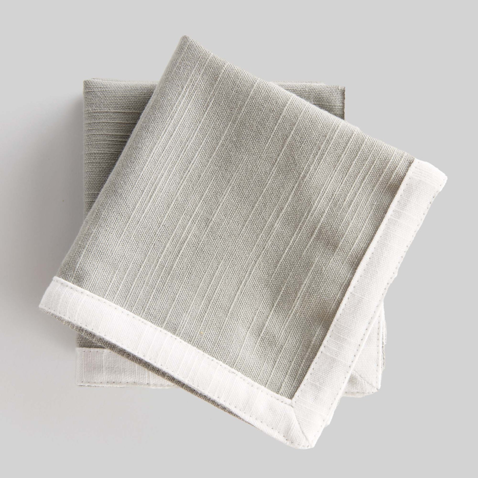 Light green with white border cotton cocktail napkins (set of 4) - stylish home accent (Image4).