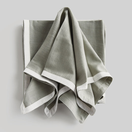 Light green with white border cotton dinner napkins (set of 4) - stylish home accent (Image1).