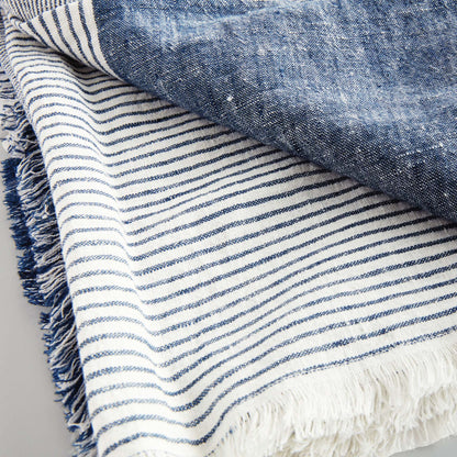 Lightweight navy & ivory linen woven throw.