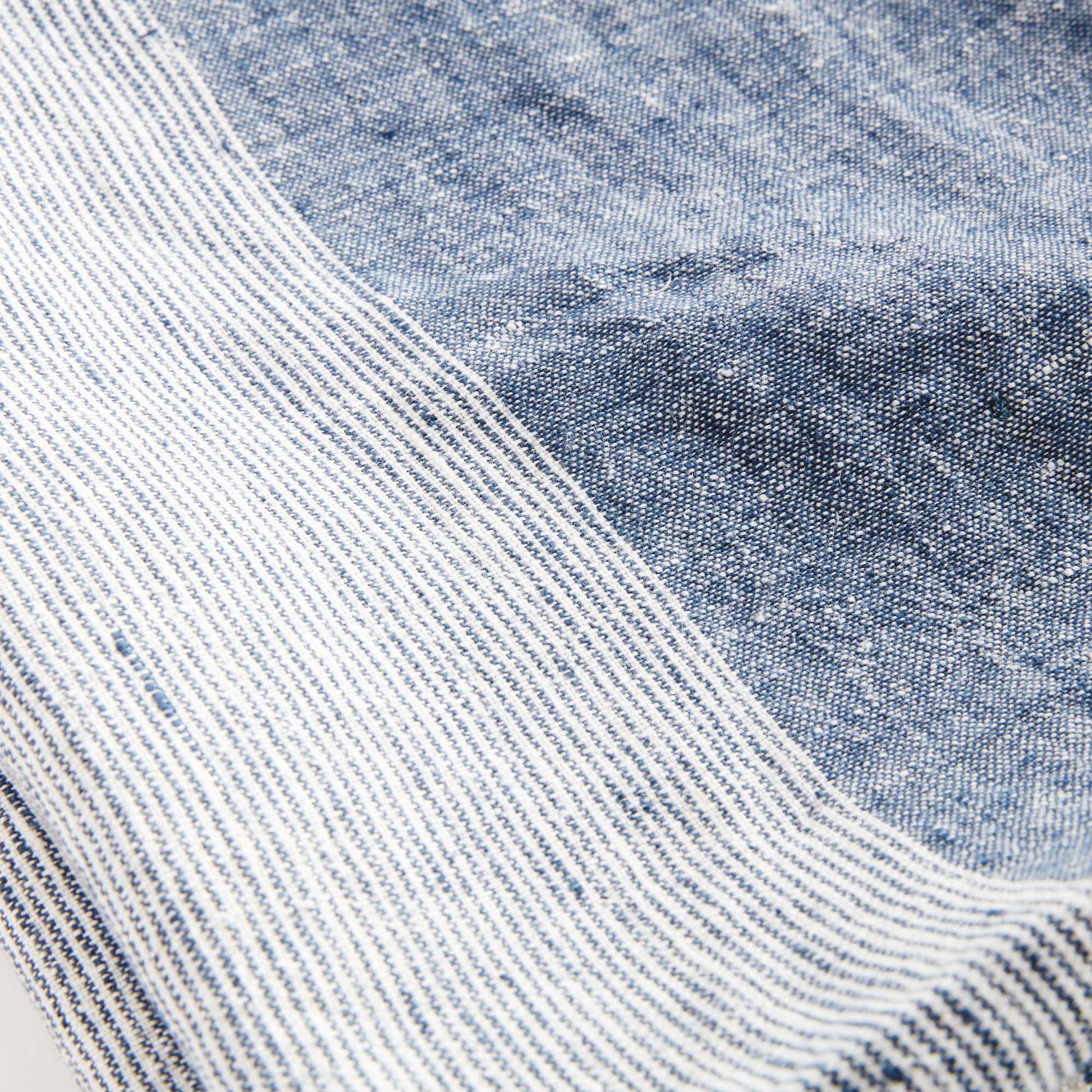 Lightweight navy & ivory linen woven throw.