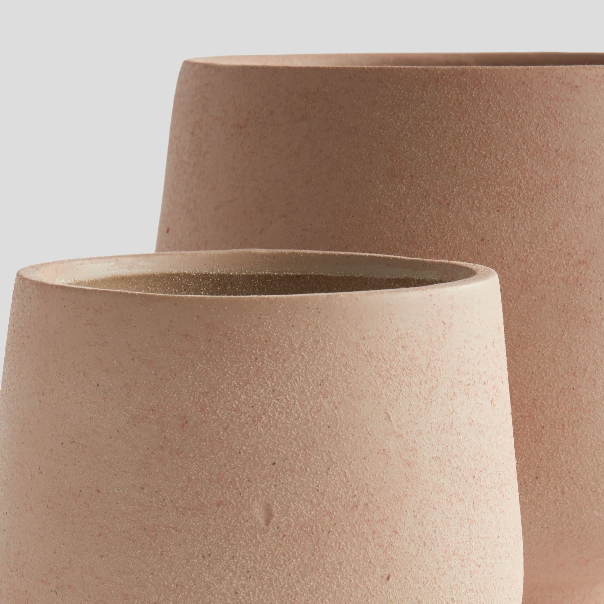 Matte clay pots with drain holes (set of 2) - stylish home accent (Image3).
