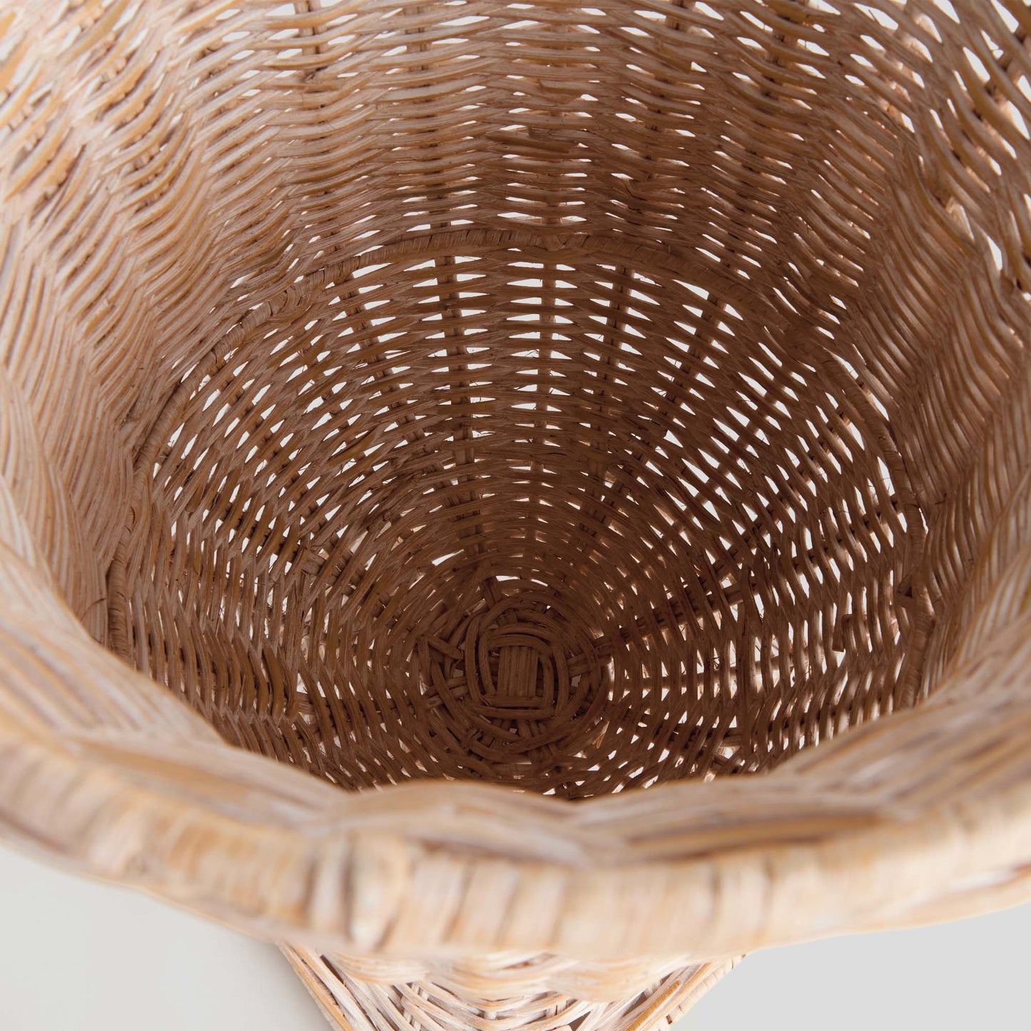 Narrow whitewash woven rattan vase - stylish home accent (Image2).
