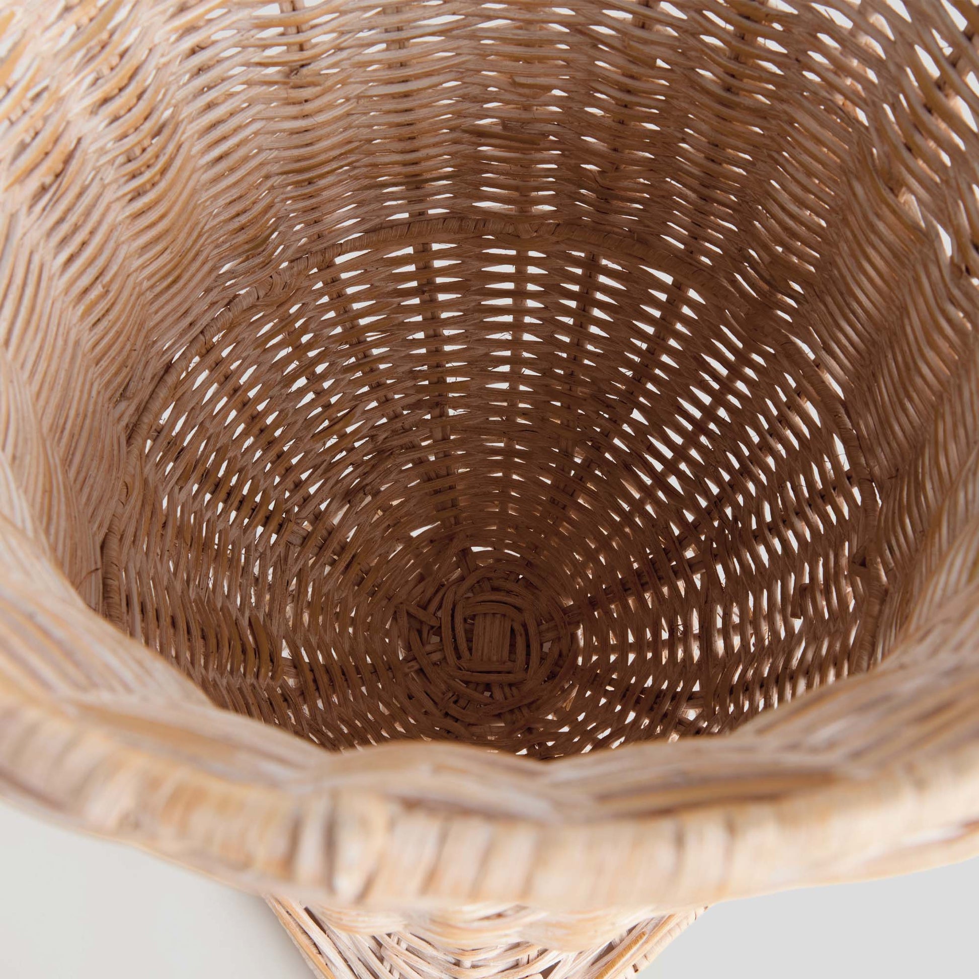 Narrow whitewash woven rattan vase - stylish home accent (Image2).