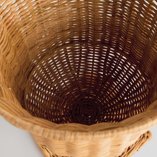 Narrow woven rattan vase - stylish home accent (Image2).