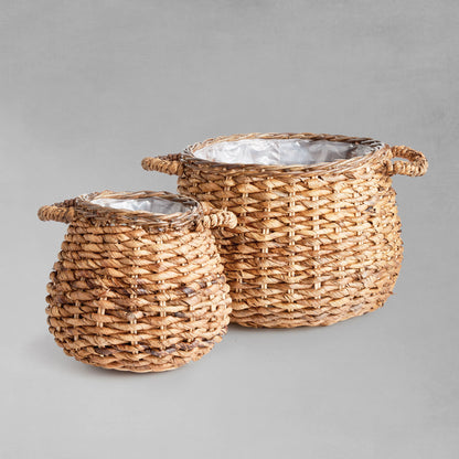 Natural abaca baskets with liners (set of 2) - stylish home accent (Image1).