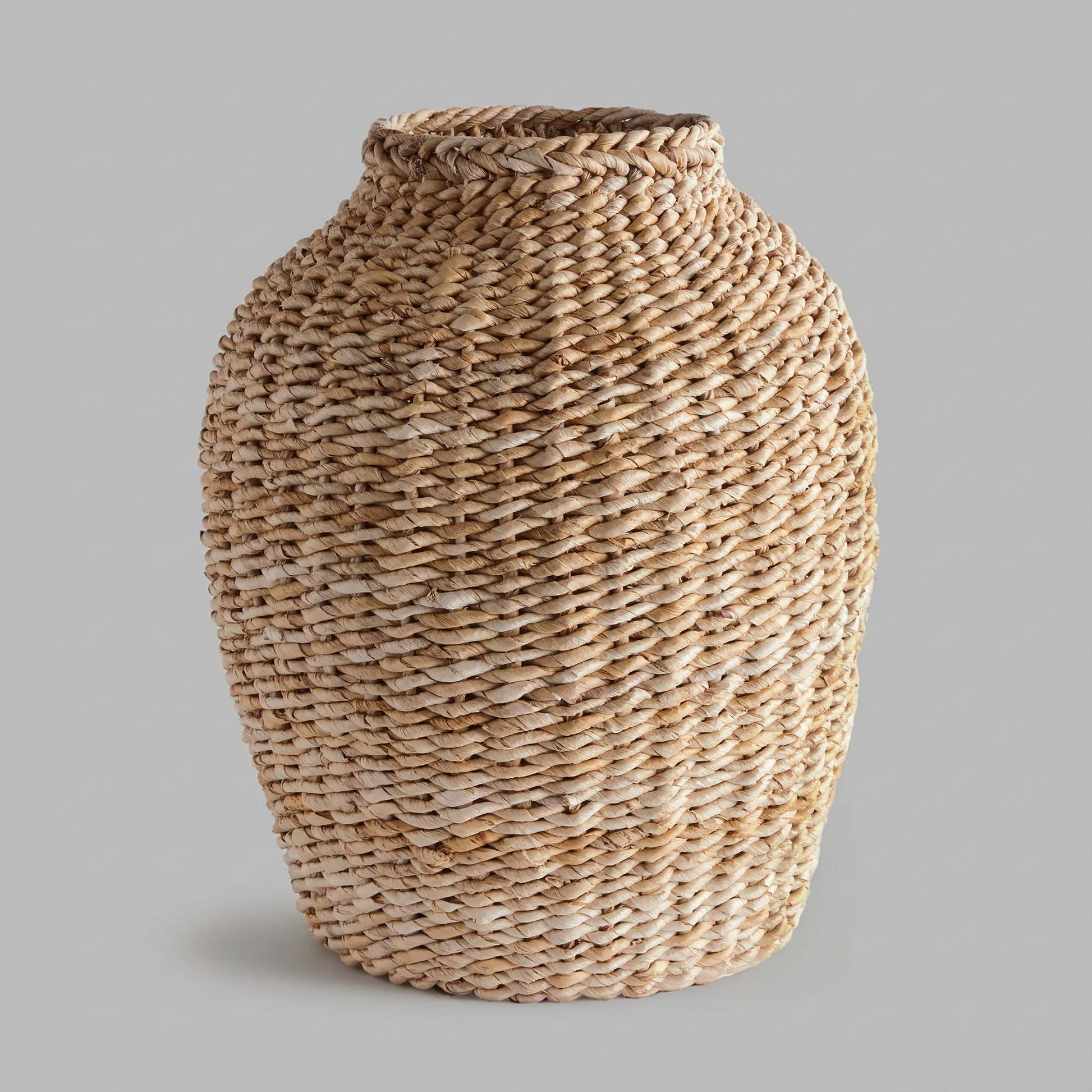 Natural abaca teardrop large vase - stylish home accent (Image1).