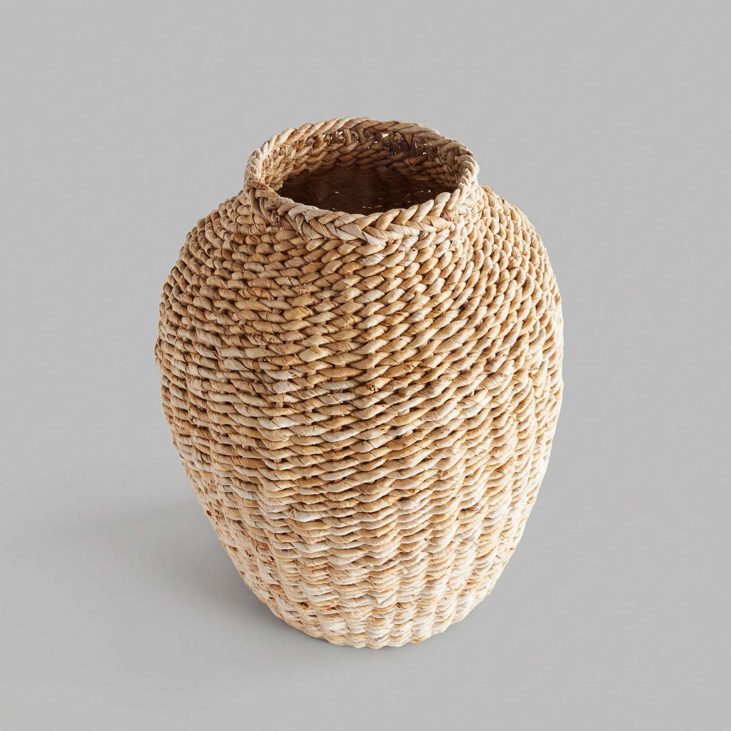 Natural abaca teardrop large vase - stylish home accent (Image4).