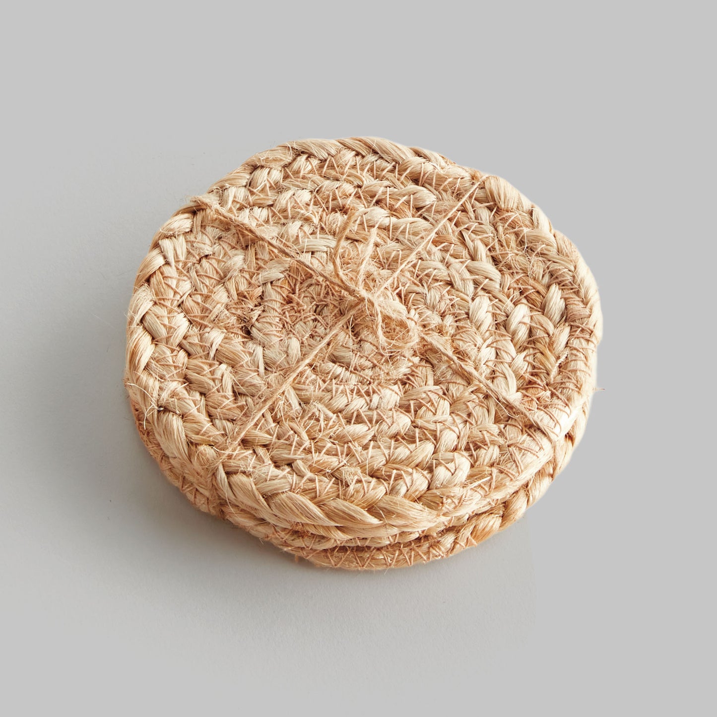 Natural jute coasters (set of 4) - stylish home accent (Image2).