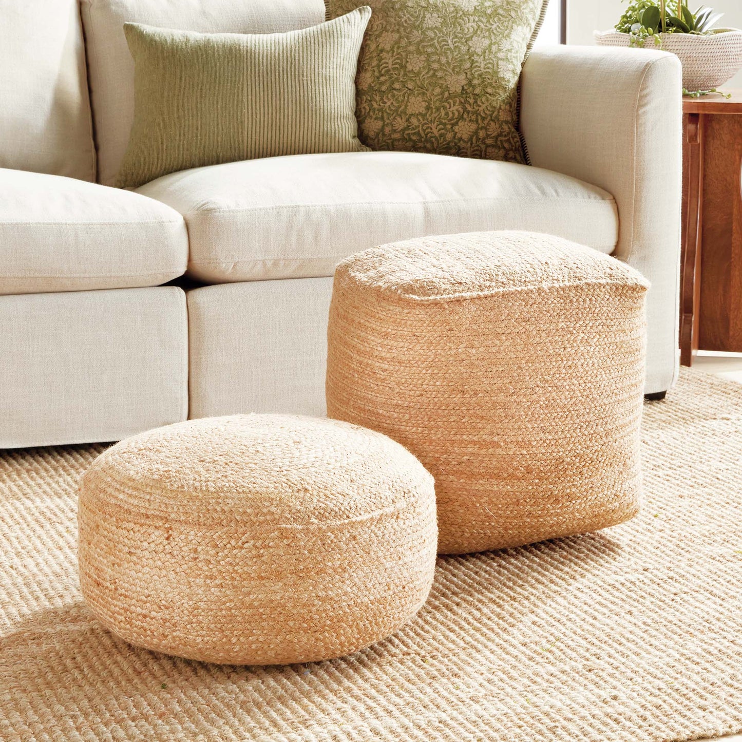 Natural jute round pouf - stylish home accent (Image4).