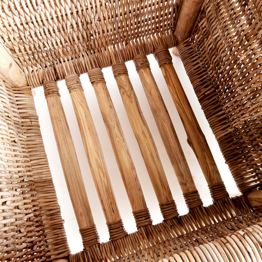 Natural rattan medium planter with teak legs 26 inch - stylish home accent (Image2).