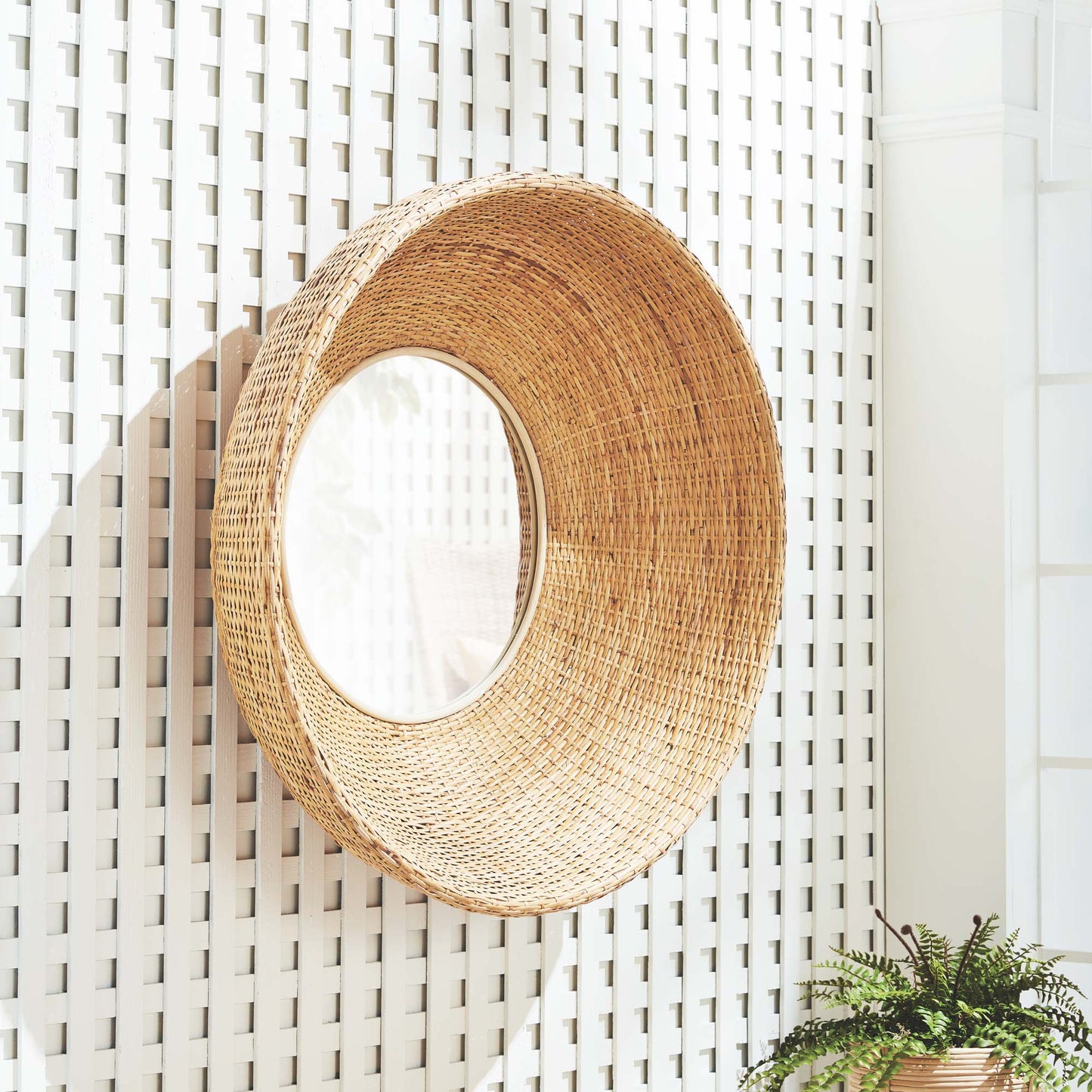 Natural rattan overscale wall mirror 39.5 inch - stylish home accent (Image4).