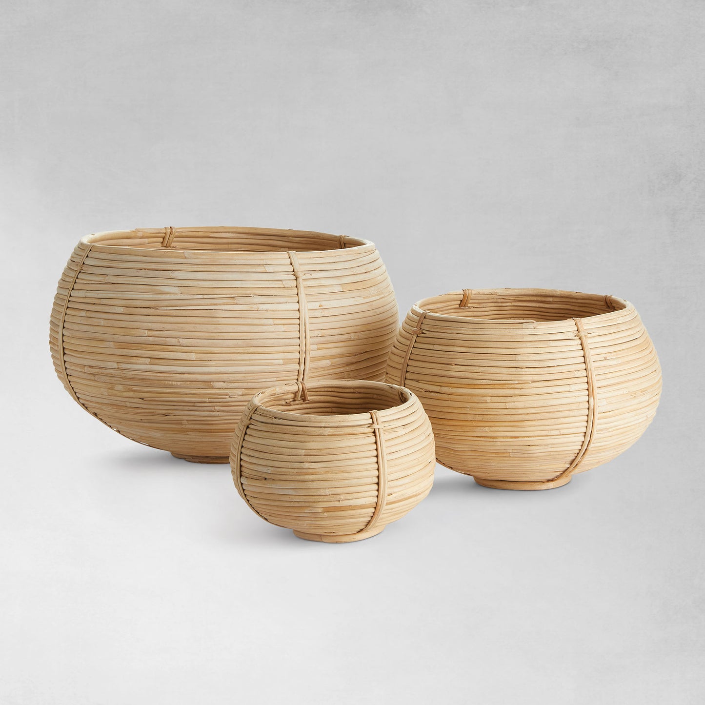 Natural rattan plant baskets (set of 3) - stylish home accent (Image1).