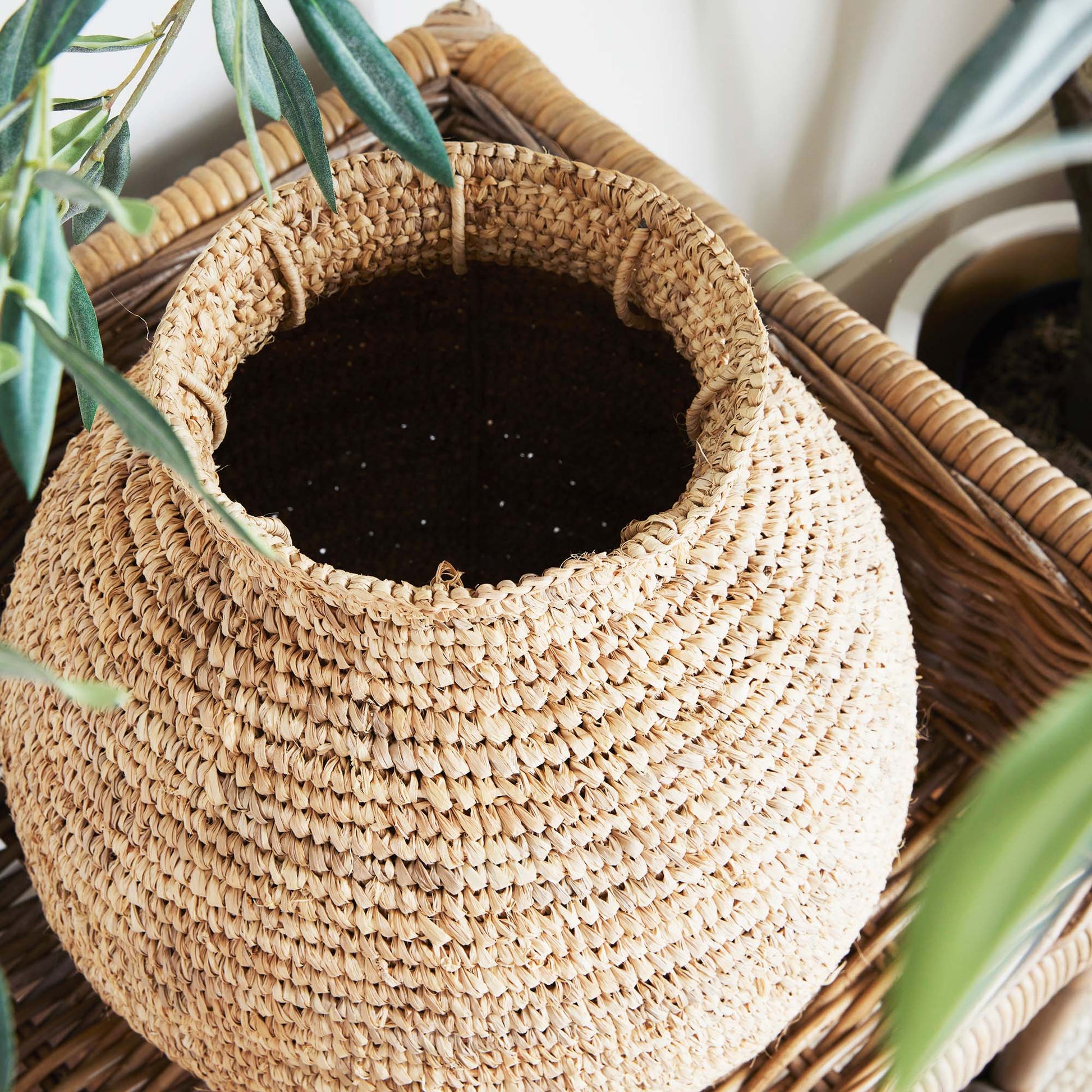 Natural woven corn husk large vase 18.75 inch - stylish home accent (Image5).