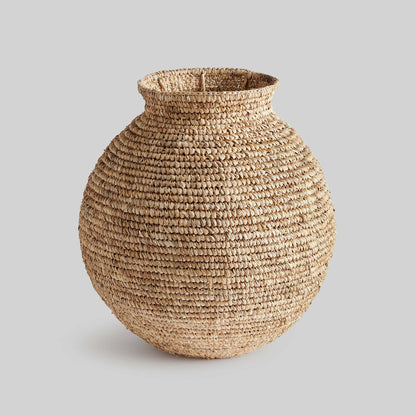 Natural woven corn husk small vase - stylish home accent (Image1).