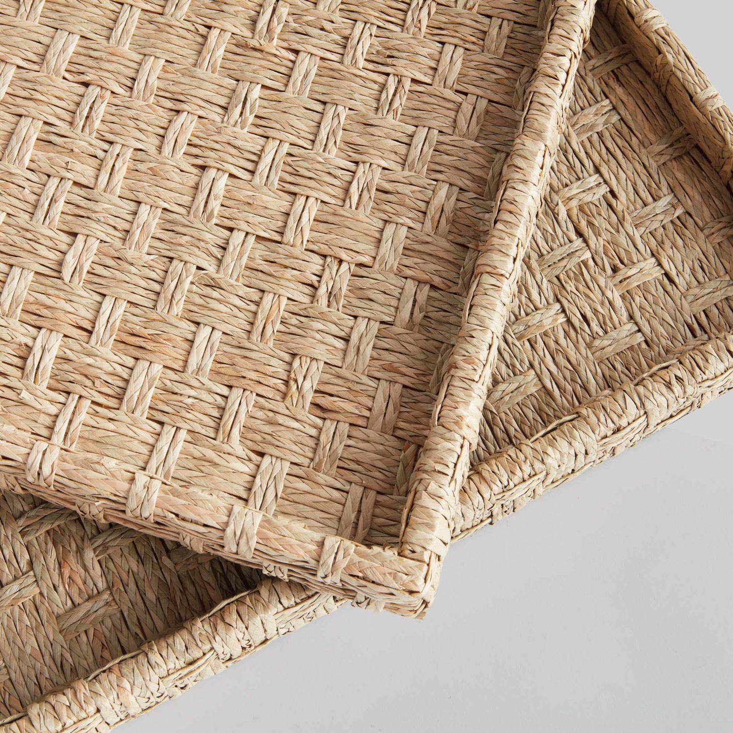 Natural woven rivergrass large nesting trays (set of 2) - stylish home accent (Image3).