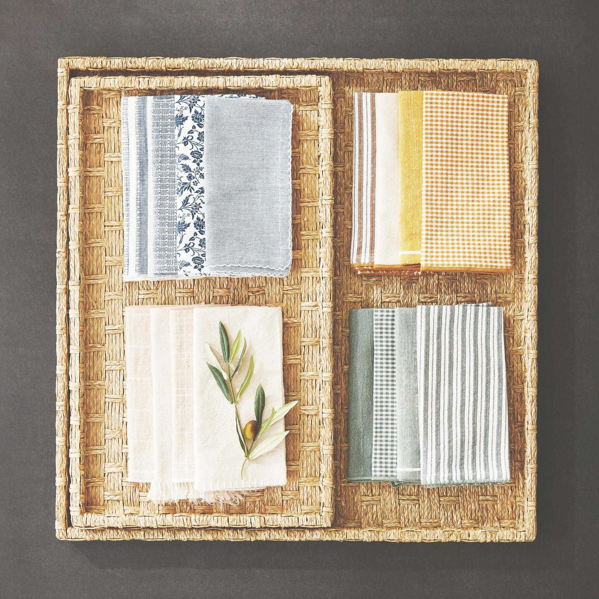 Natural woven rivergrass large nesting trays (set of 2) - stylish home accent (Image8).
