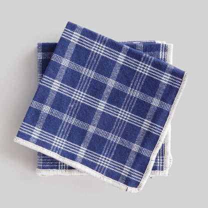 Navy blue plaid with white border cotton cocktail napkins (set of 4) - stylish home accent (Image4).