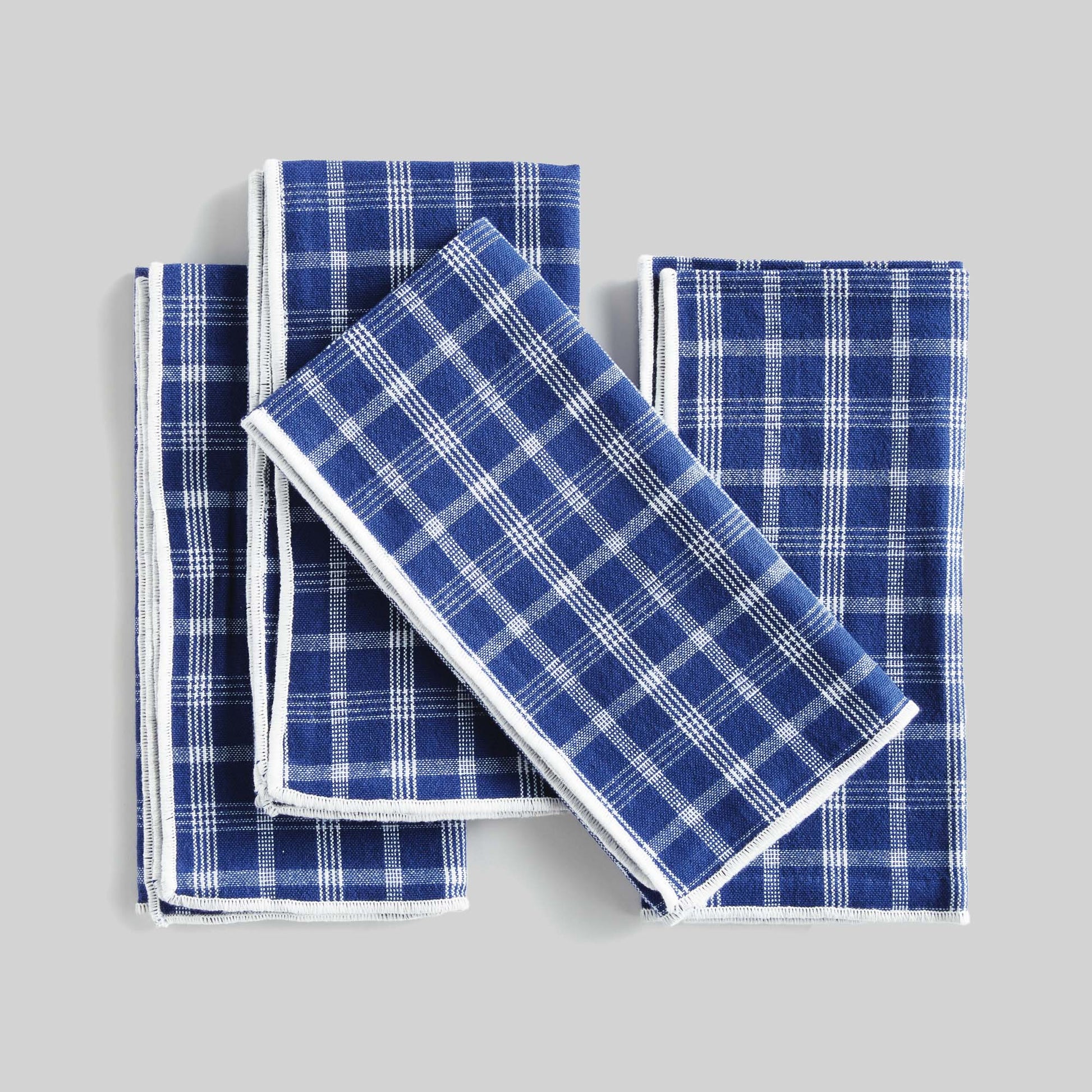 Navy blue plaid with white border cotton dinner napkins (set of 4) - stylish home accent (Image3).