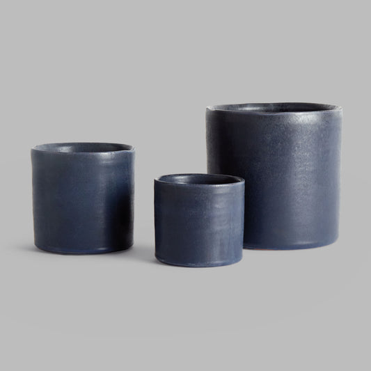 Navy crackle glaze terracotta cachepots (set of 3) - stylish home accent (Image4).