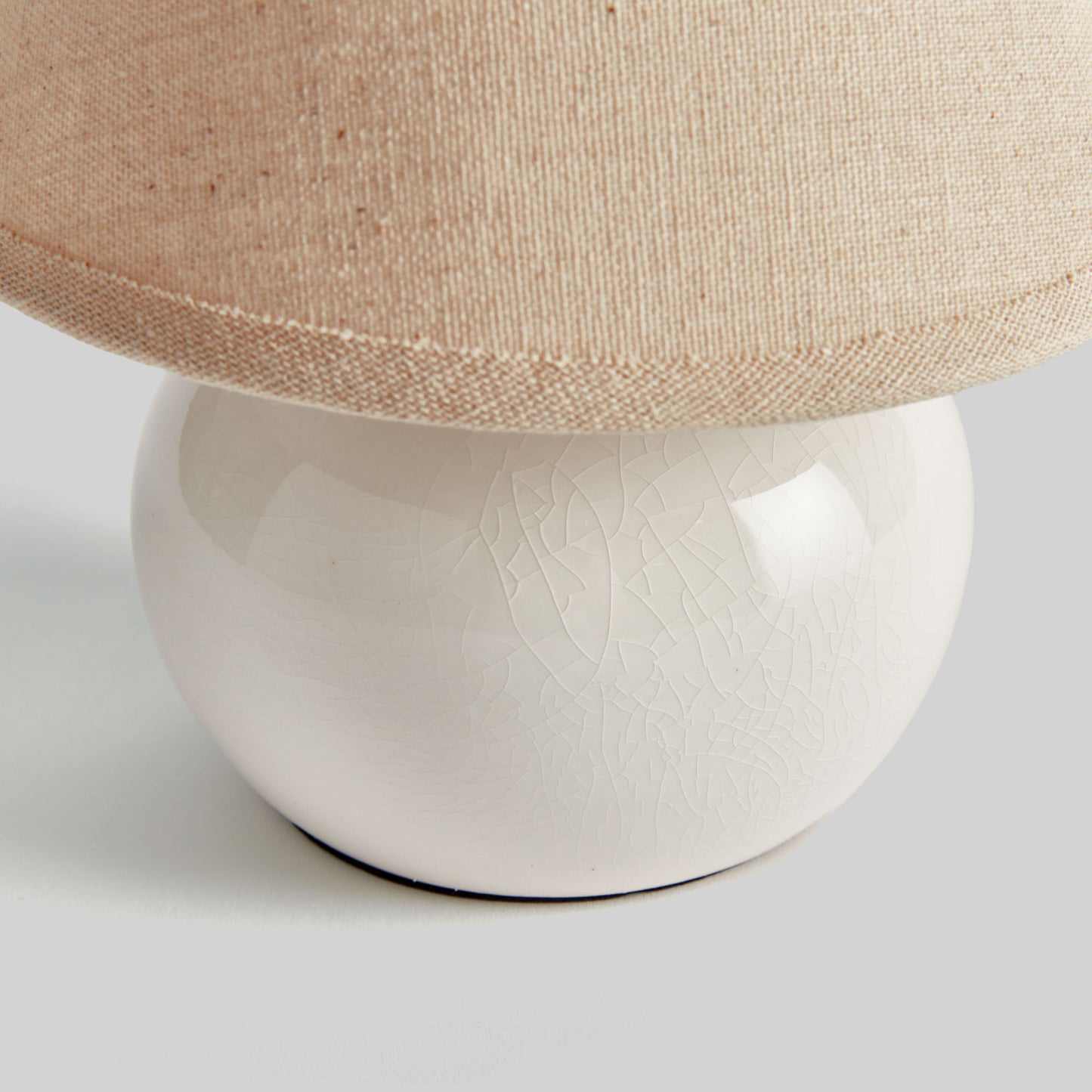 Off-white ceramic mini lamp - stylish home accent (Image3).
