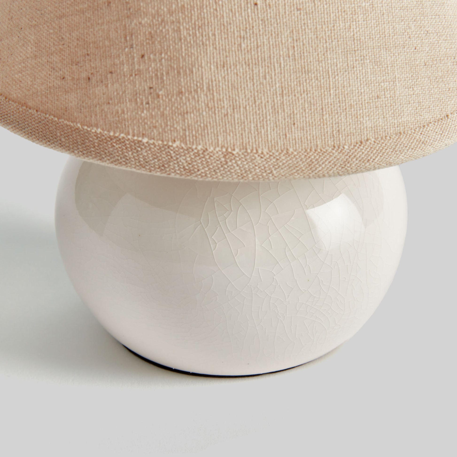 Off-white ceramic mini lamp - stylish home accent (Image3).