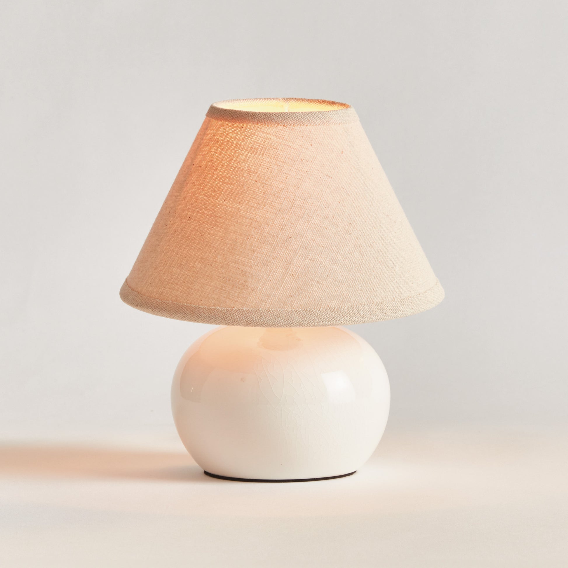 Off-white ceramic mini lamp - stylish home accent (Image4).