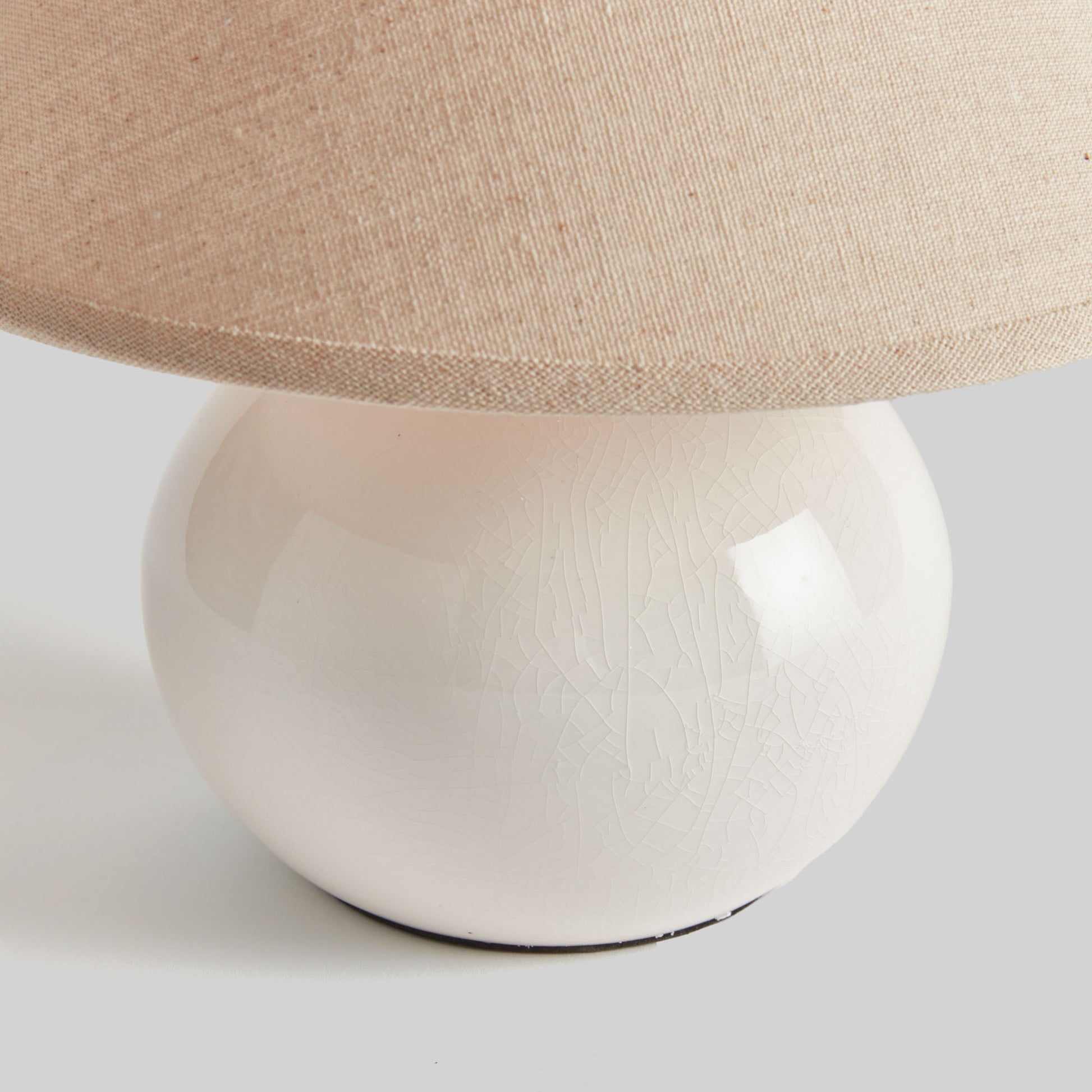 Off-white crackle glaze mini lamp - stylish home accent (Image4).