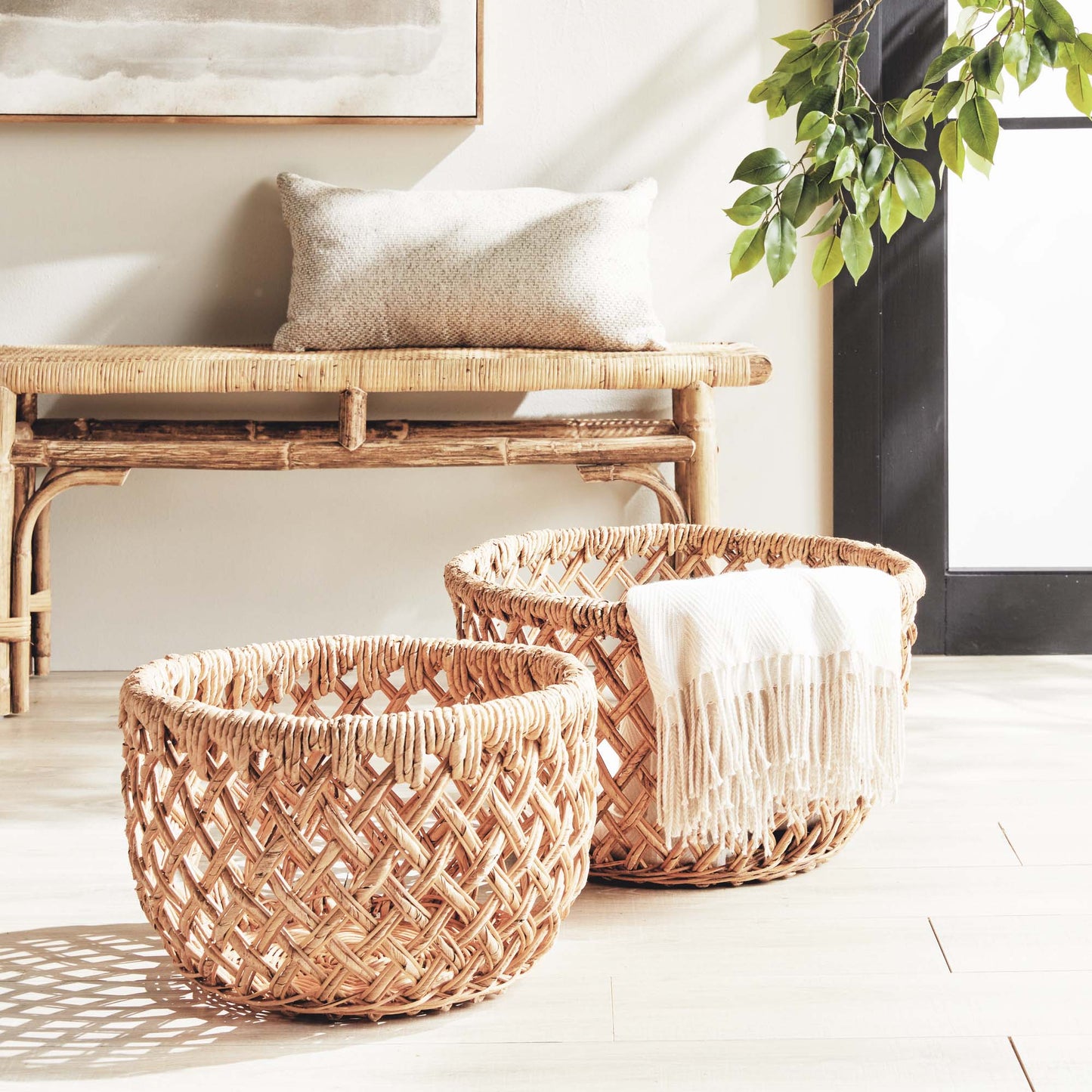 Oval woven banana leaf baskets (set of 2) - stylish home accent (Image7).