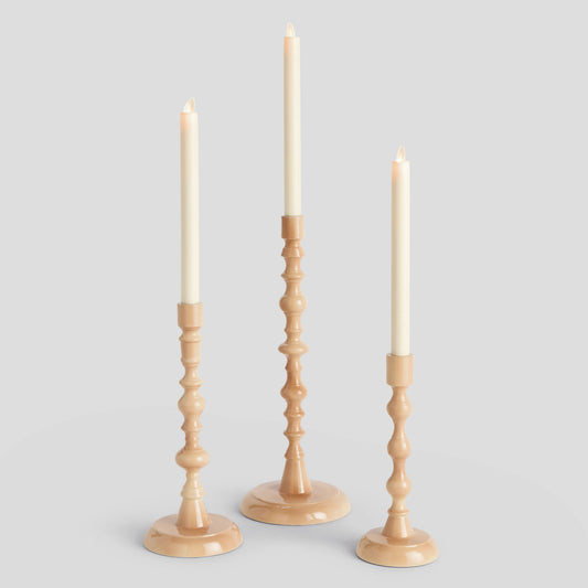 Pink enamel taper holders (set of 3) - stylish home accent (Image1).