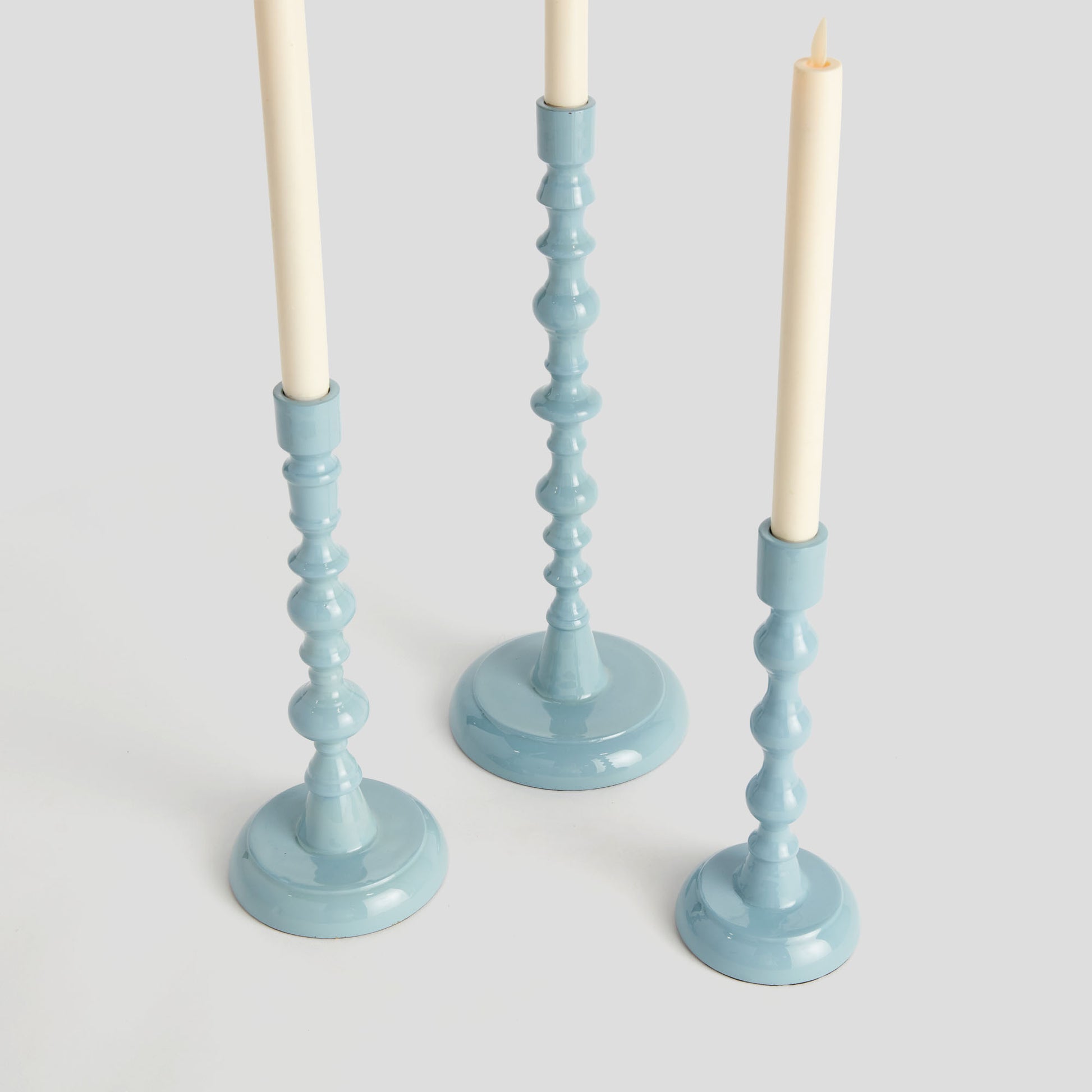 Prussian blue enamel taper holders (set of 3) - stylish home accent (Image3).