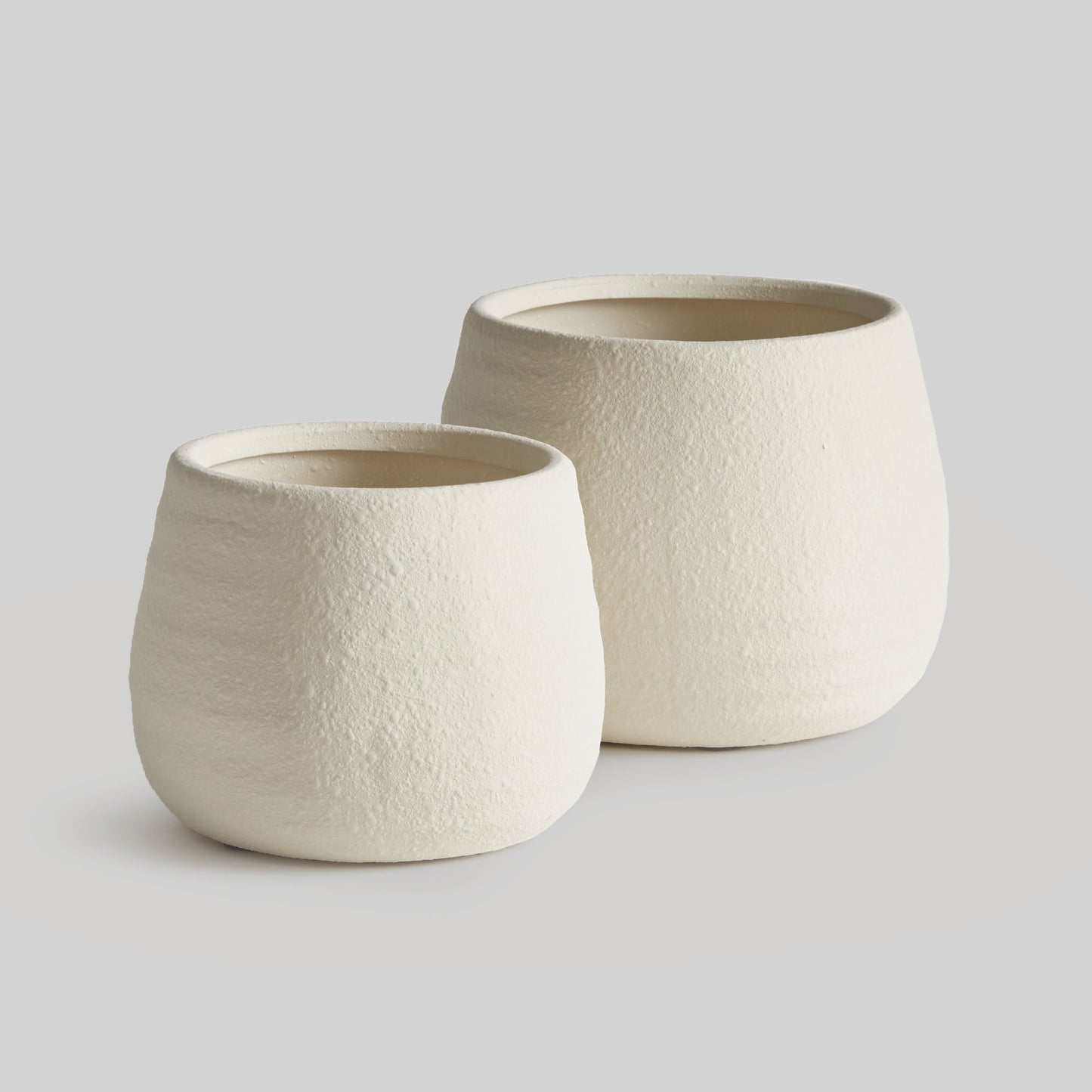 Putty terracotta pots (set of 2) - stylish home accent (Image1).