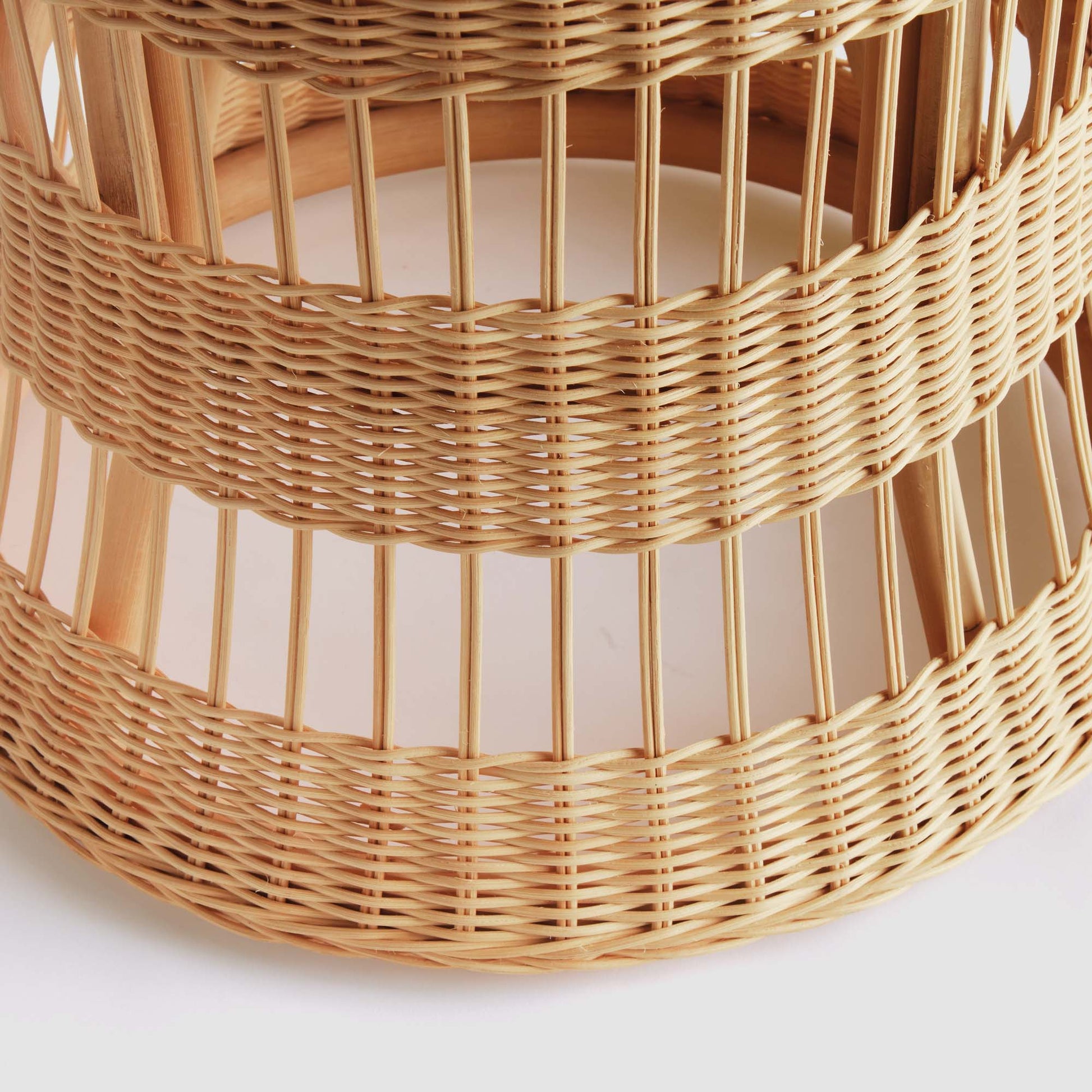 Rattan side table - stylish home accent (Image3).