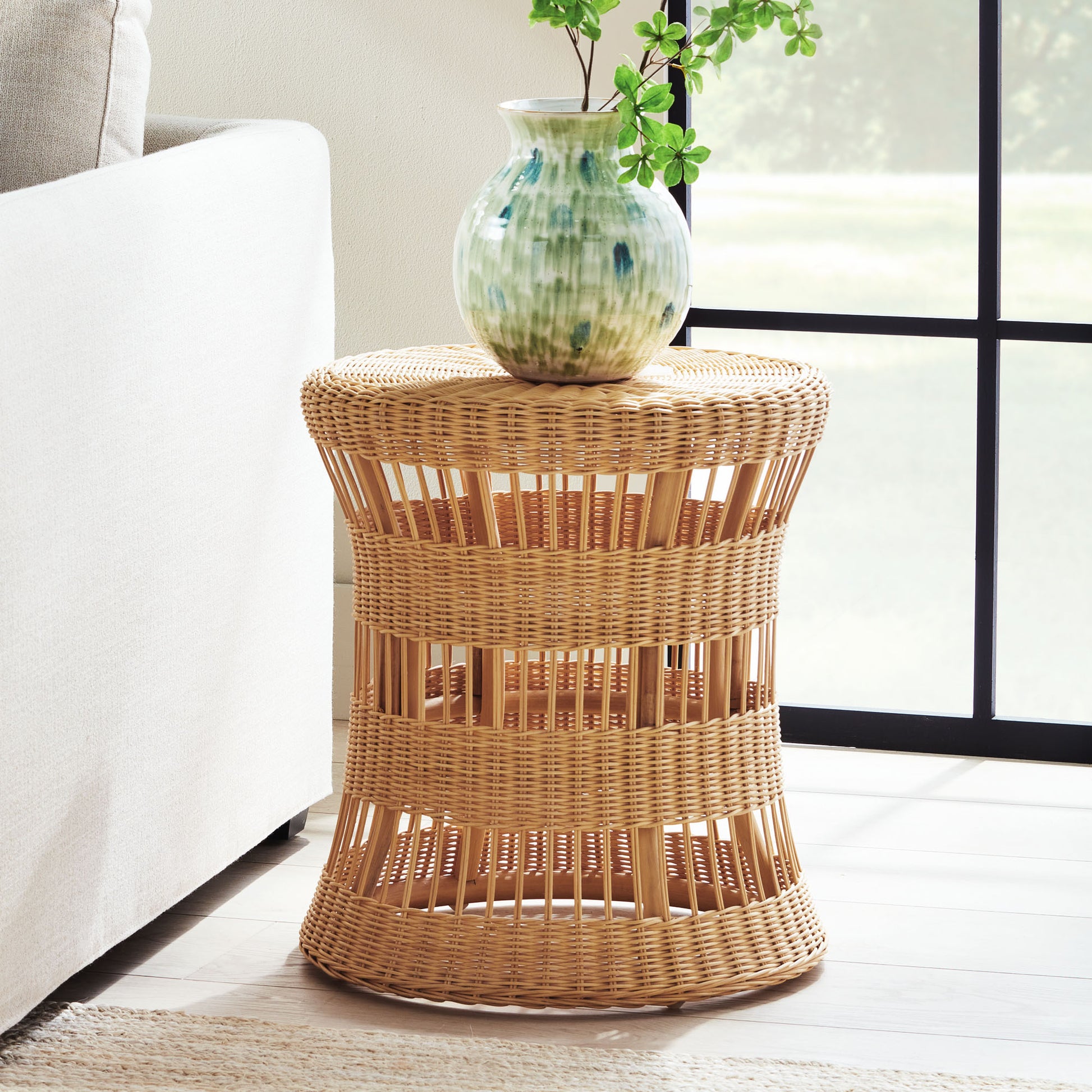 Rattan side table - stylish home accent (Image5).