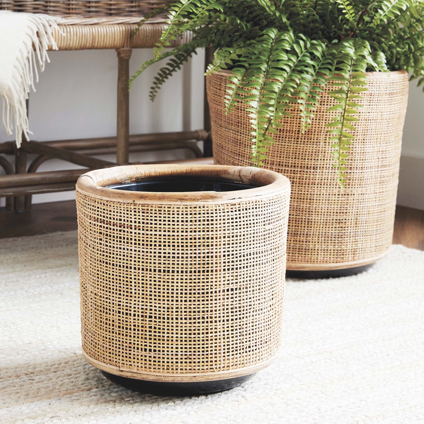 Round rattan planters (set of 2) - stylish home accent (Image6).