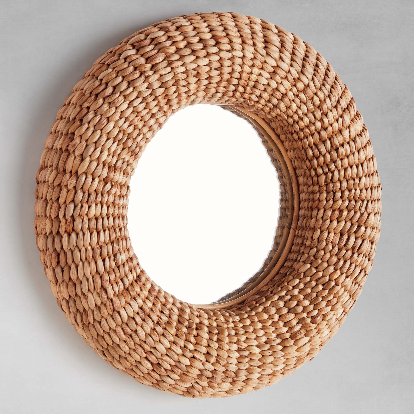Round water hyacinth mirror 25.5 inch - stylish home accent (Image3).