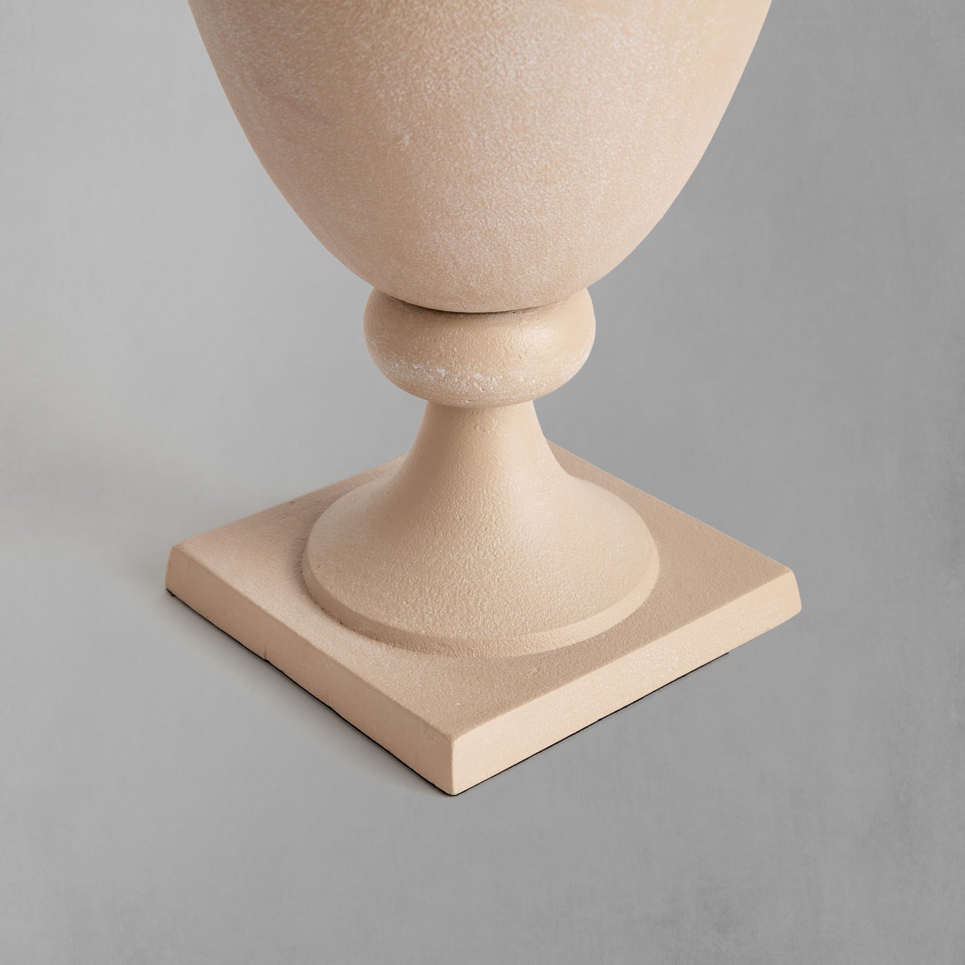 Sandstone footed vase - stylish home accent (Image3).