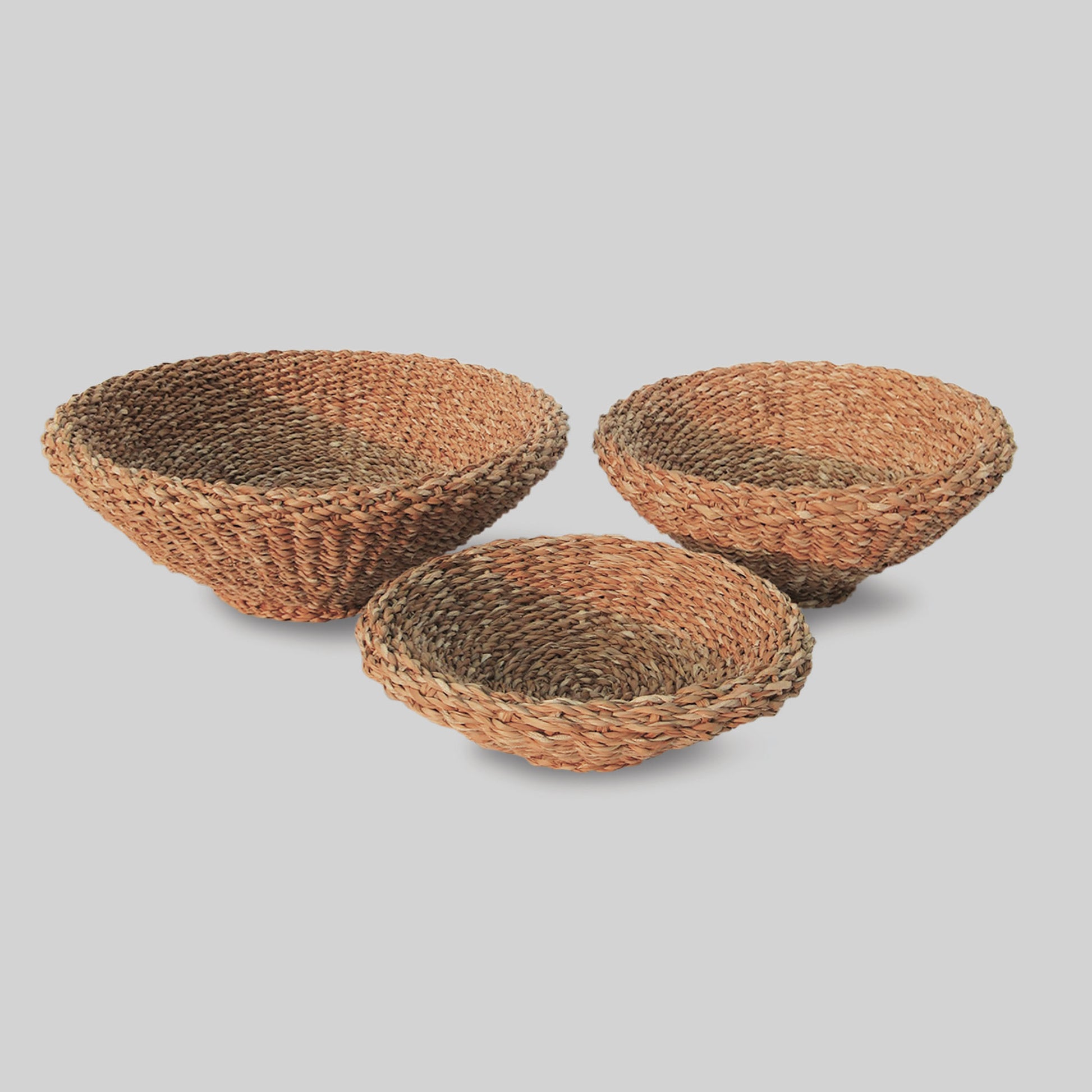 Seagrass shallow tapered baskets (set of 3) - stylish home accent (Image1).