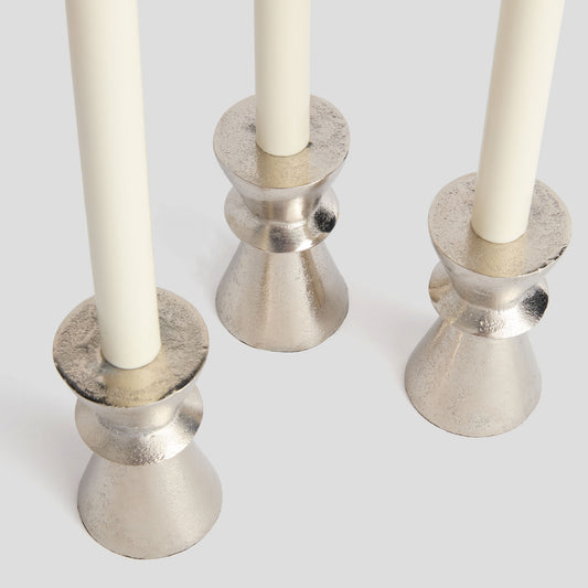 Silver aluminum taper candle holders (set of 3) - stylish home accent (Image2).