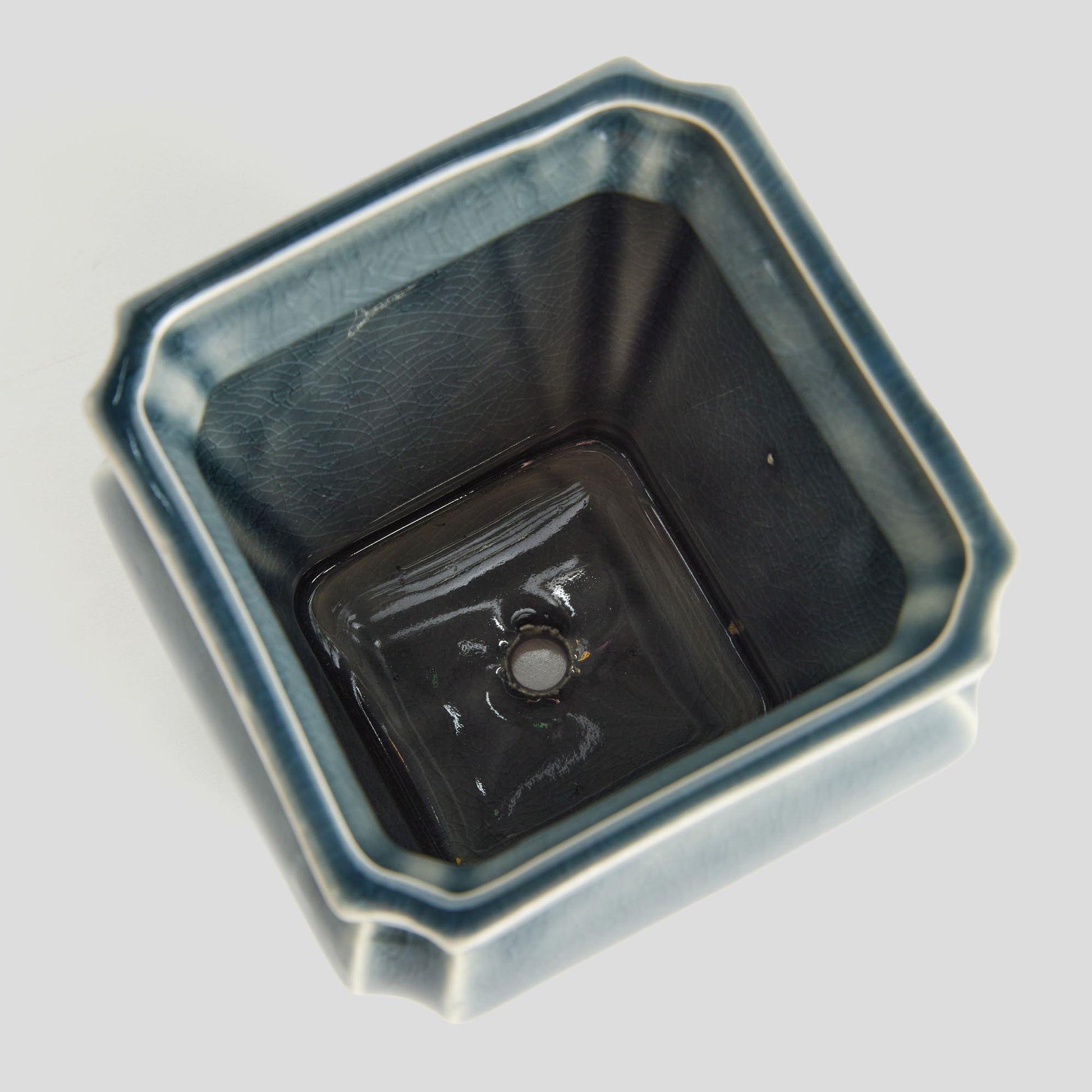 Small blue reactive glaze ceramic pot - stylish home accent (Image2).