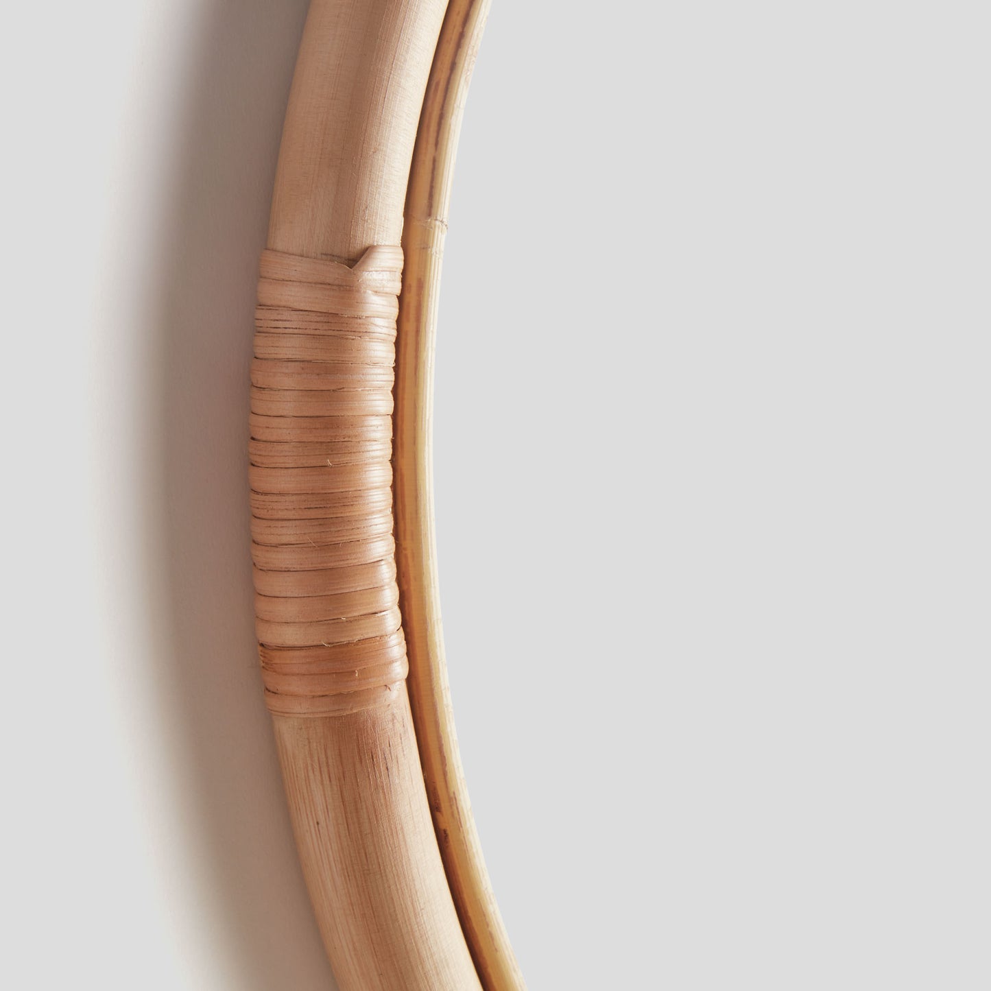 Small rattan mirror 20.5 inch - stylish home accent (Image3).