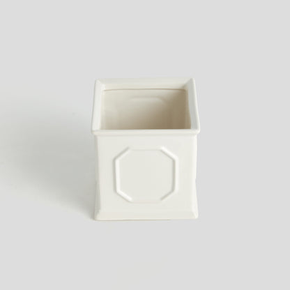 Small square white ceramic cachepot - stylish home accent (Image3).