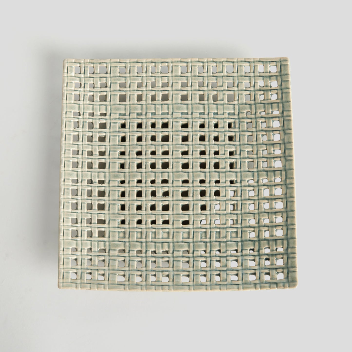 Square gray open weave stoneware tray - stylish home accent (Image3).