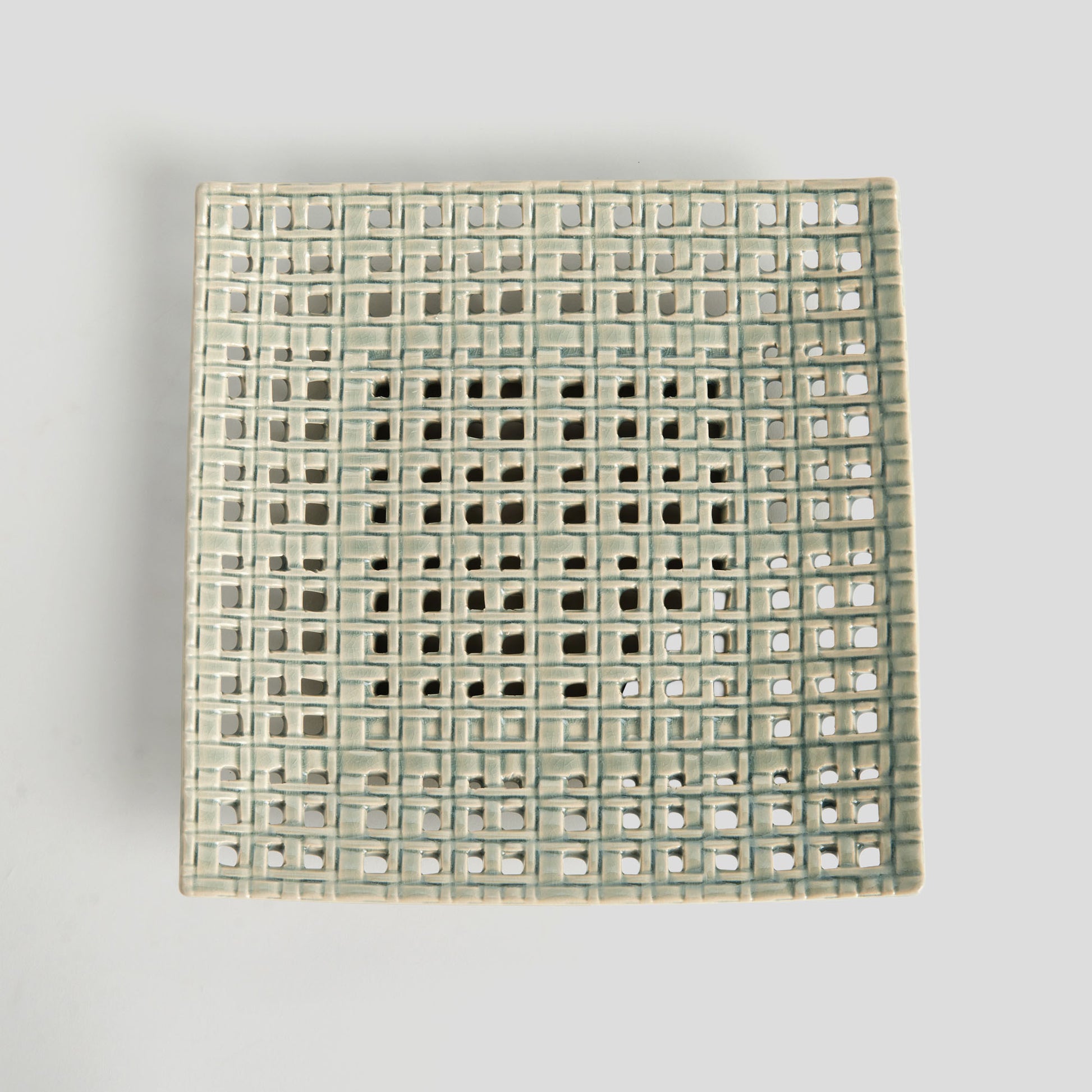 Square gray open weave stoneware tray - stylish home accent (Image3).