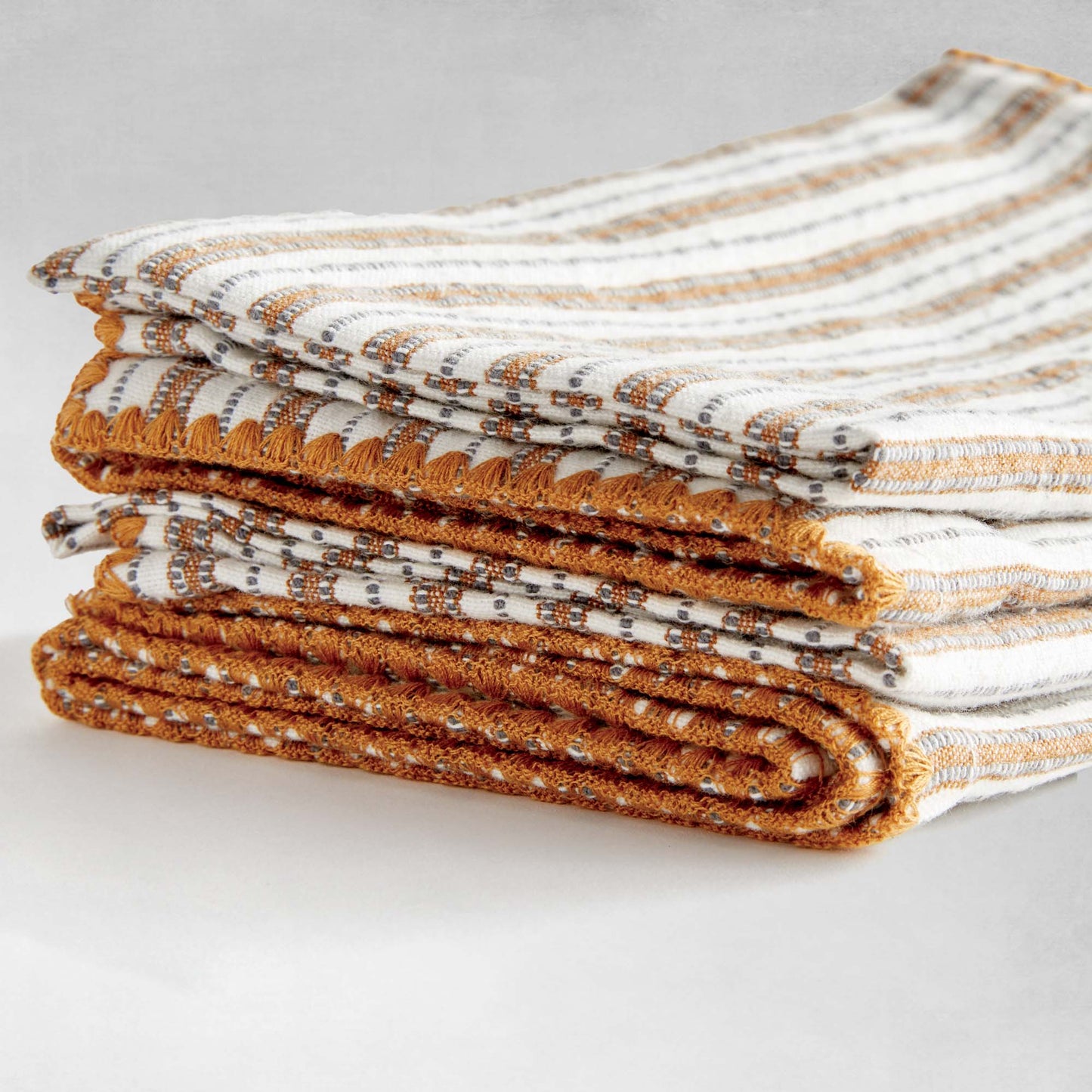 Striped square cotton dinner napkins set of 4, edge detail closeup view.