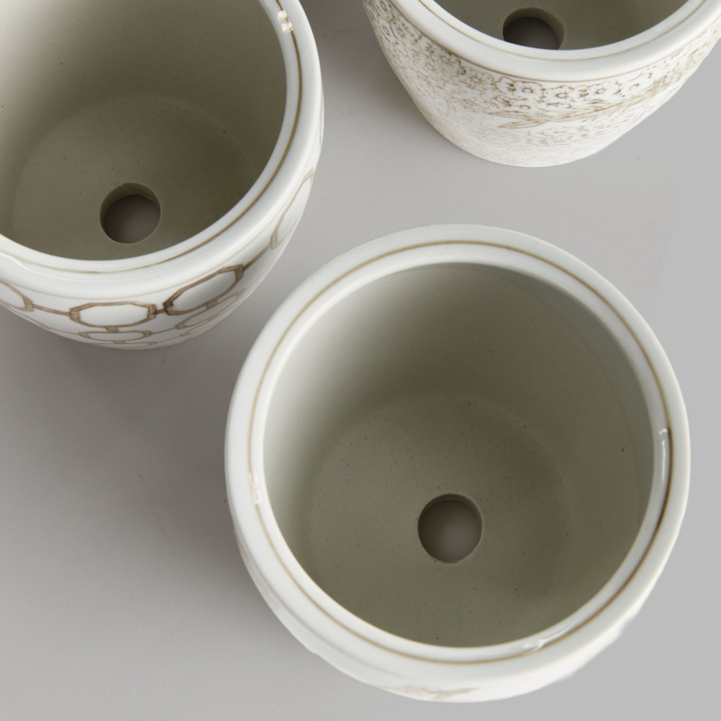 Taupe chinoiserie ceramic pots (set of 4) - stylish home accent (Image5).