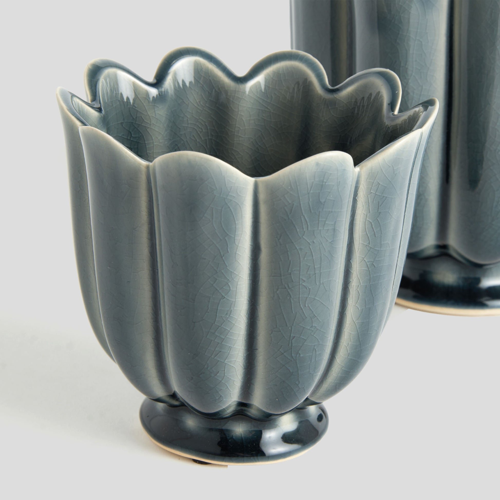 Teal reactive glaze ceramic pots (set of 2) - stylish home accent (Image3).