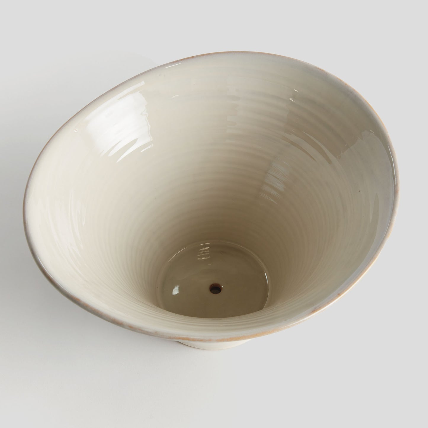 Textured white stoneware large pot - stylish home accent (Image2).