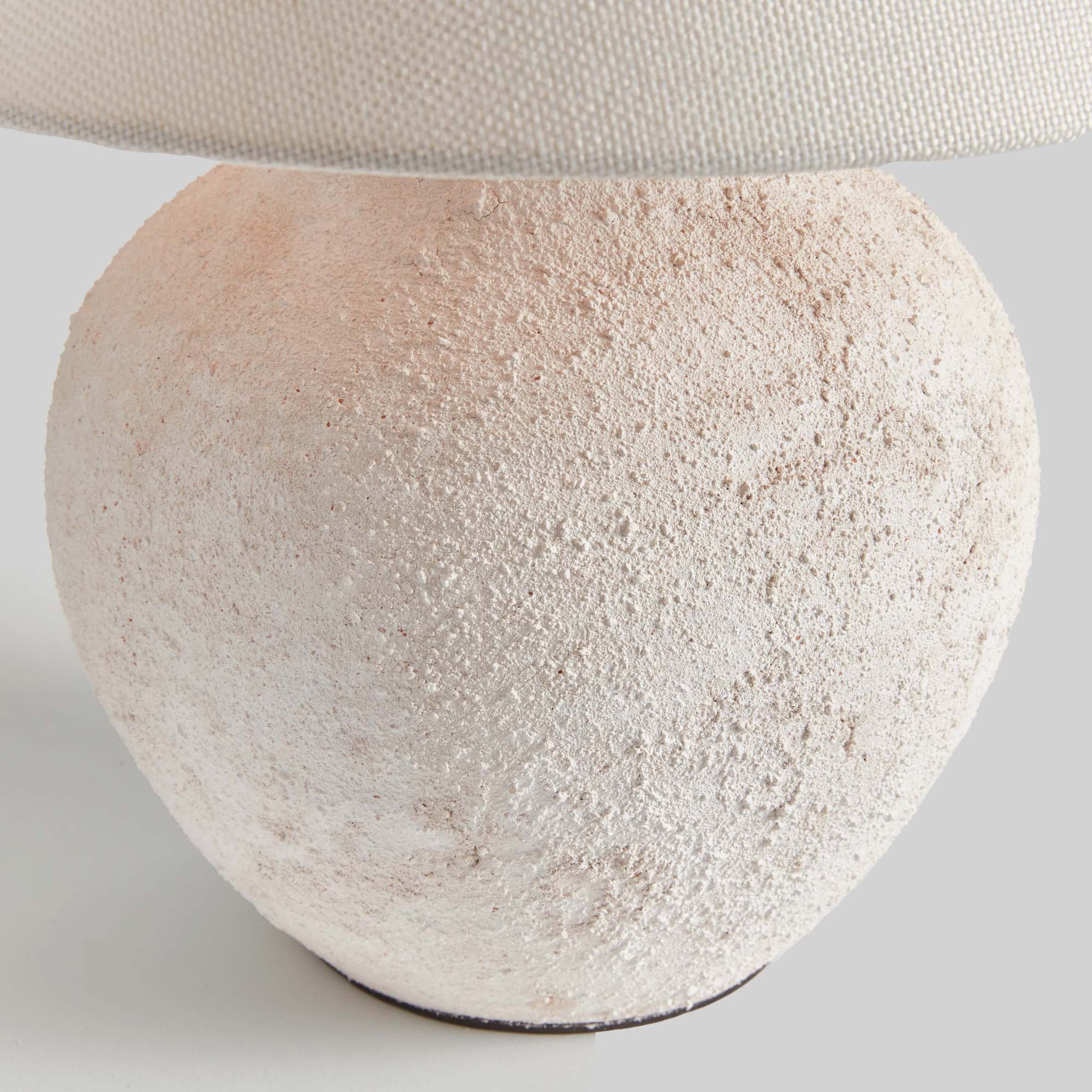 Textured white table lamp - stylish home accent (Image4).